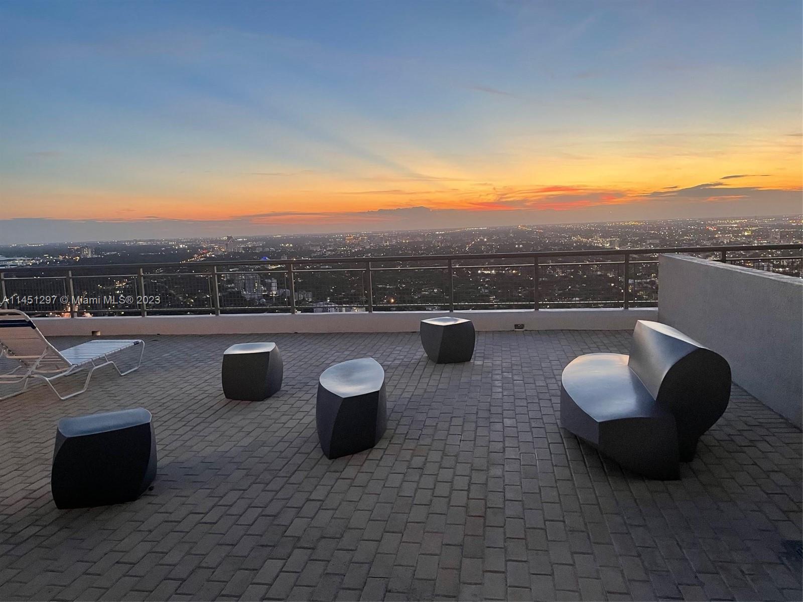 image Infinity at Brickell23