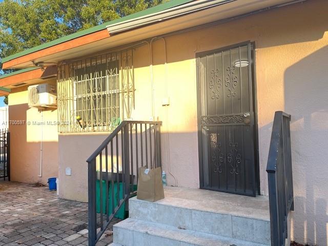 161 NW 35th St Miami, FL 33127