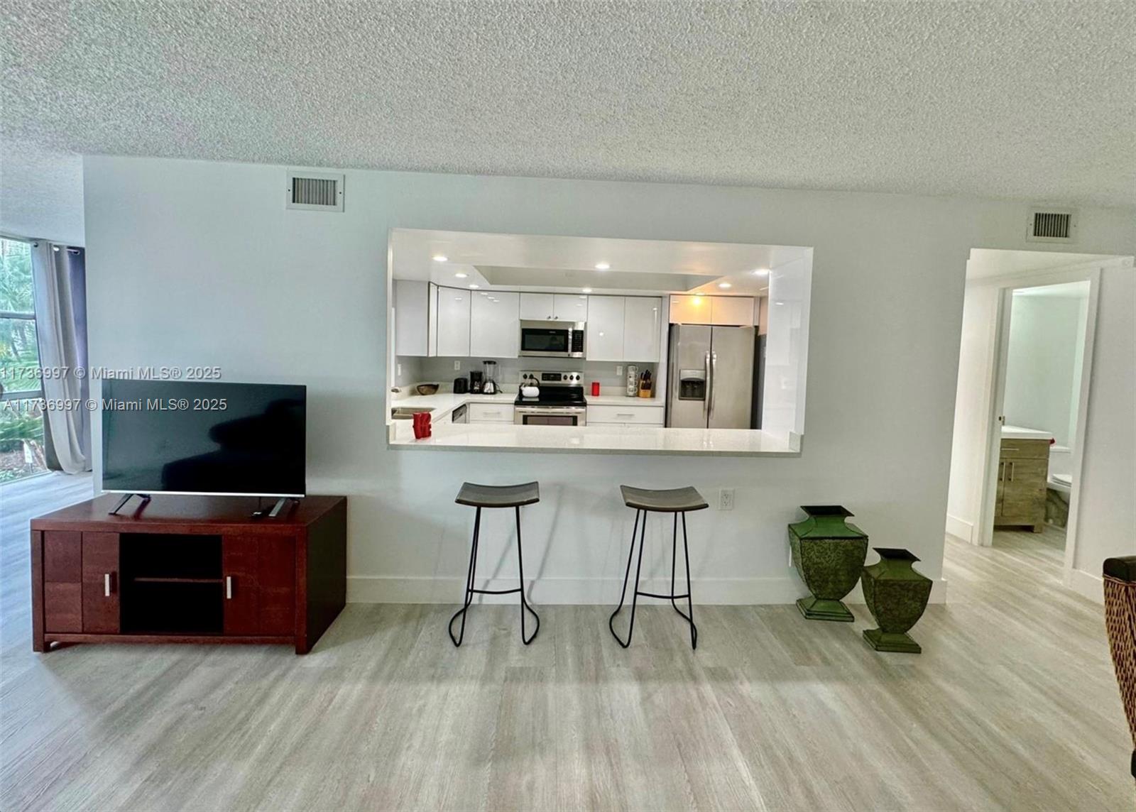 1000 Parkview Dr #202 Hallandale Beach, FL 33009