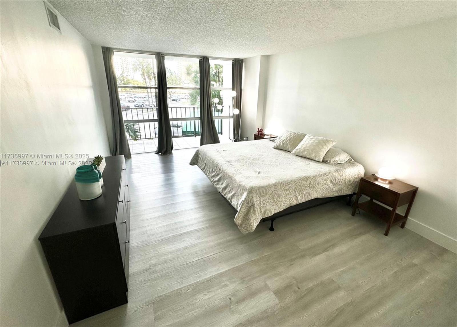 1000 Parkview Dr #202 Hallandale Beach, FL 33009