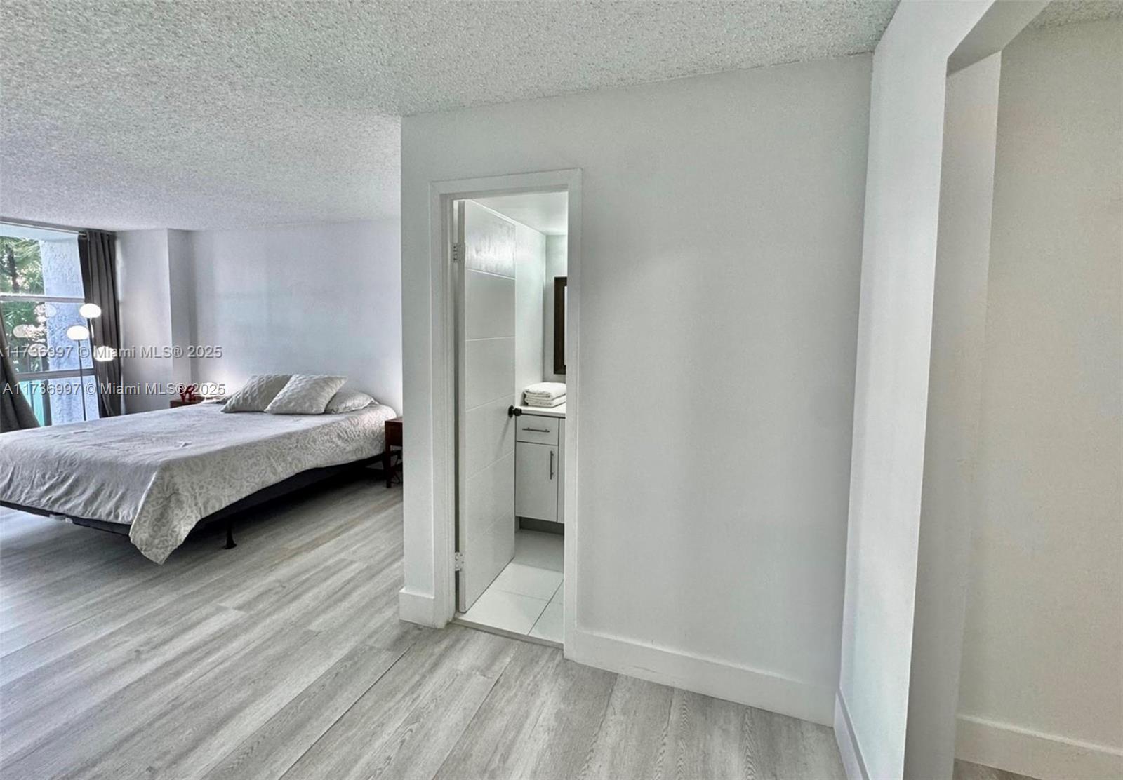 1000 Parkview Dr #202 Hallandale Beach, FL 33009