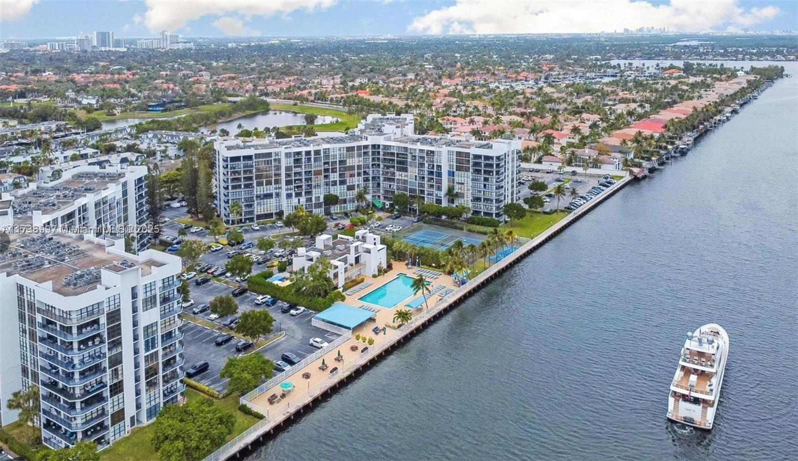 1000 Parkview Dr #202 Hallandale Beach, FL 33009