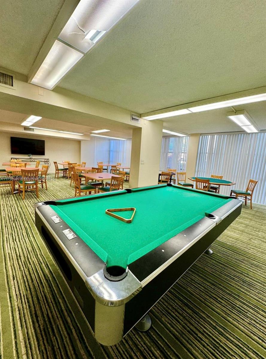 1000 Parkview Dr #202 Hallandale Beach, FL 33009