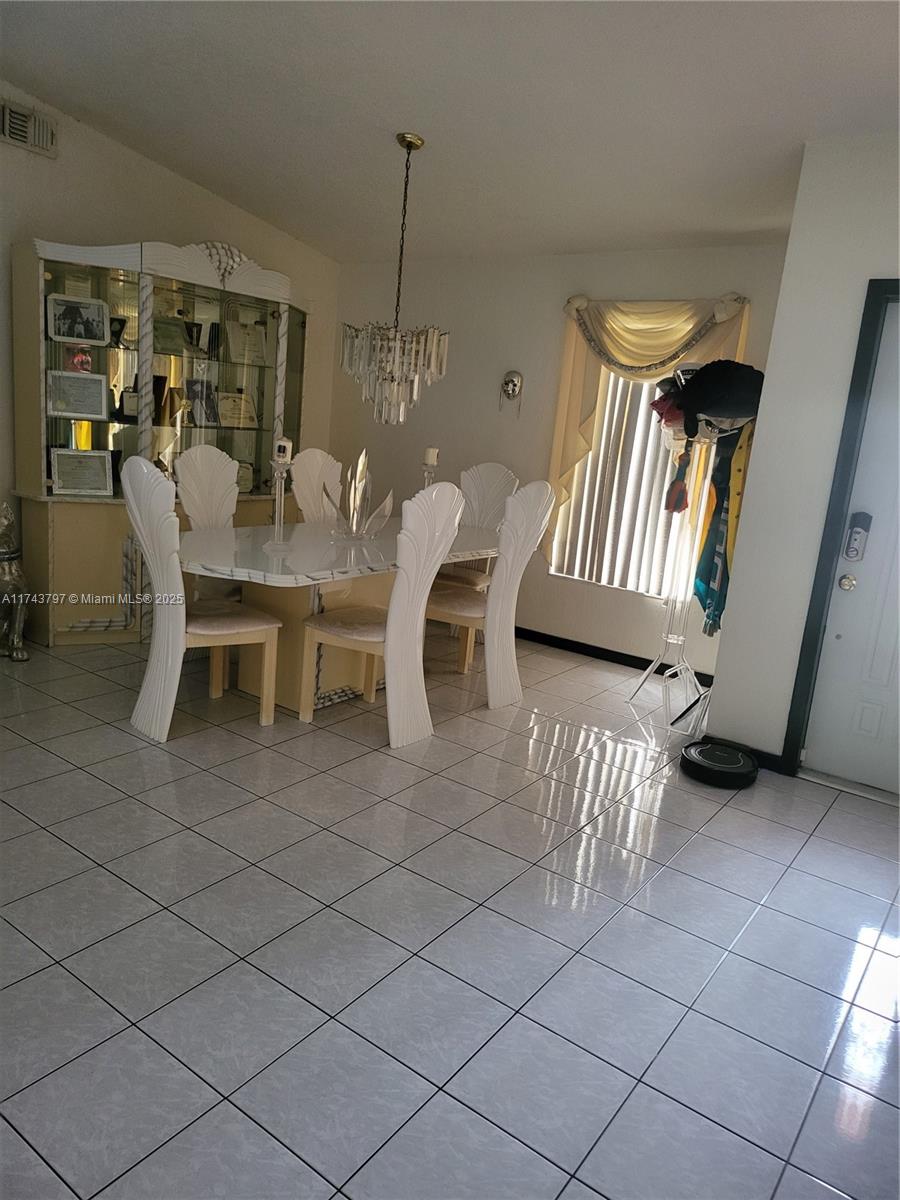 6771 NW 199th Ter Hialeah, FL 33015