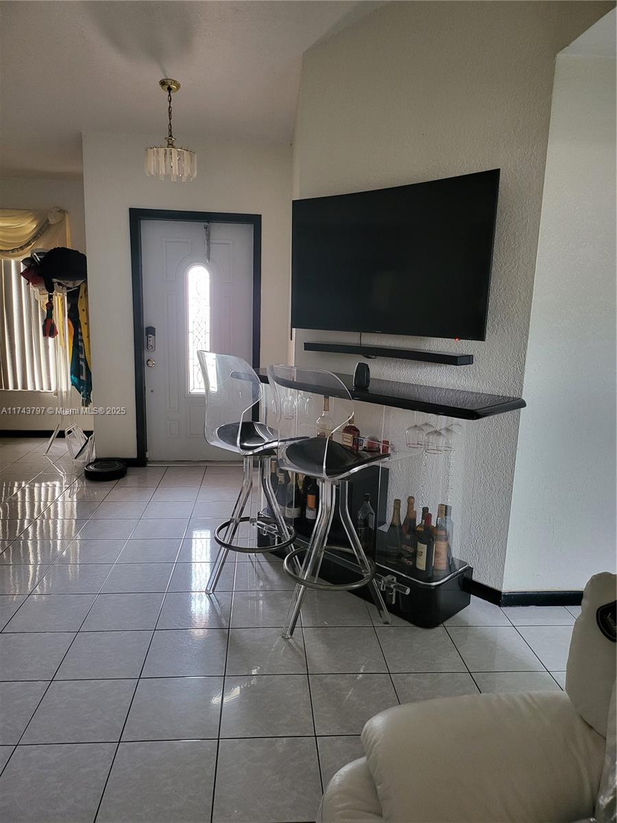 6771 NW 199th Ter Hialeah, FL 33015