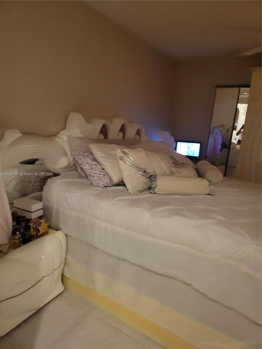 6771 NW 199th Ter Hialeah, FL 33015