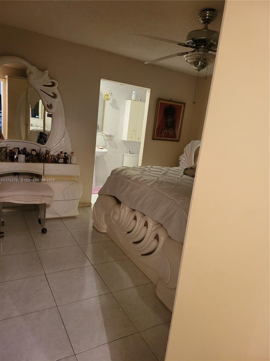 6771 NW 199th Ter Hialeah, FL 33015