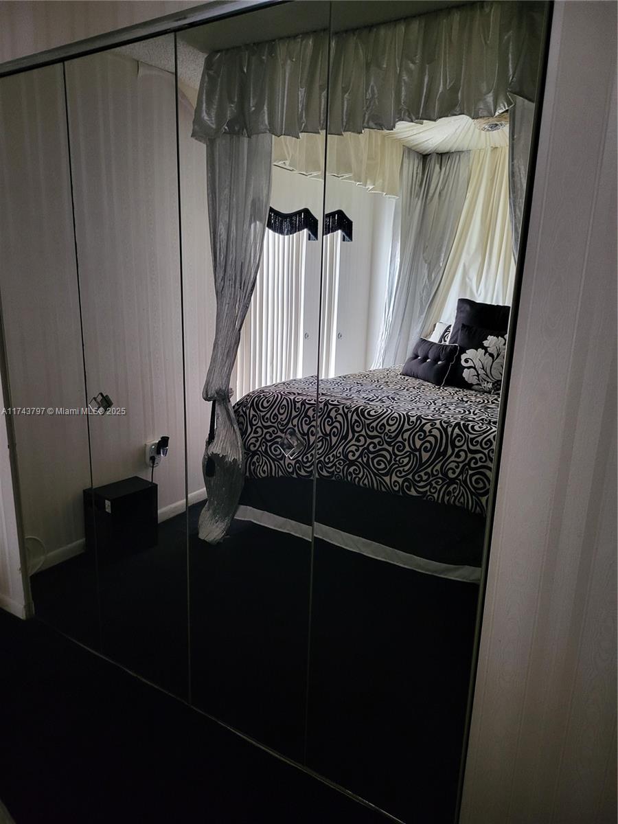 6771 NW 199th Ter Hialeah, FL 33015