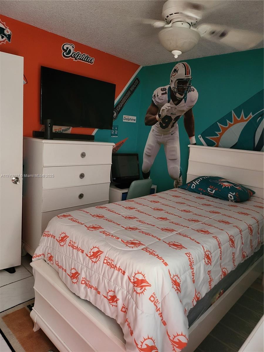 6771 NW 199th Ter Hialeah, FL 33015