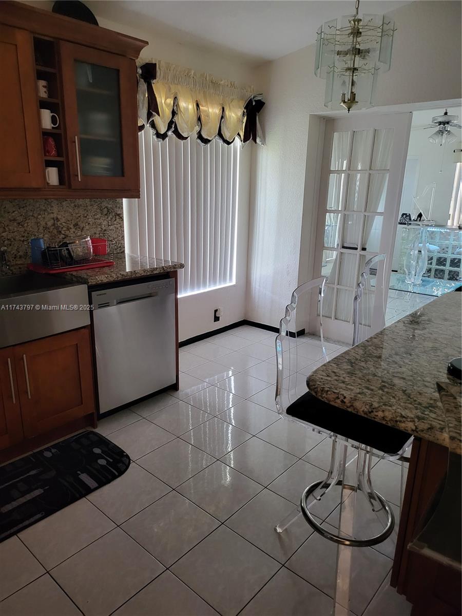 6771 NW 199th Ter Hialeah, FL 33015