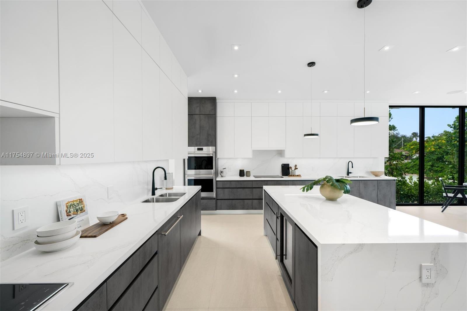 4425 Adams Ave Miami Beach, FL 33140