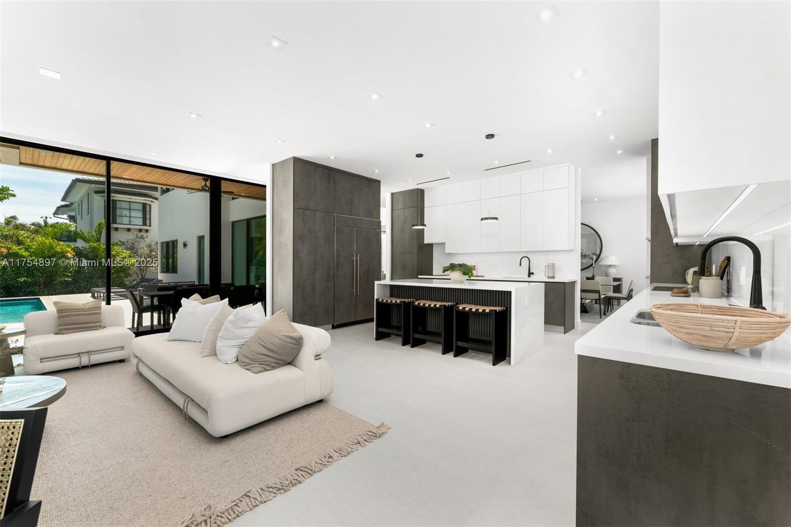 4425 Adams Ave Miami Beach, FL 33140