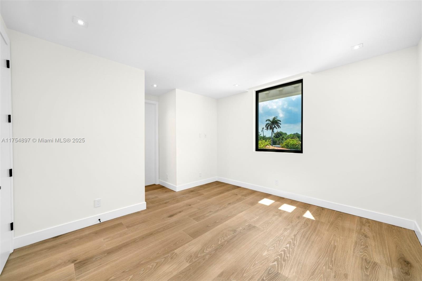 4425 Adams Ave Miami Beach, FL 33140