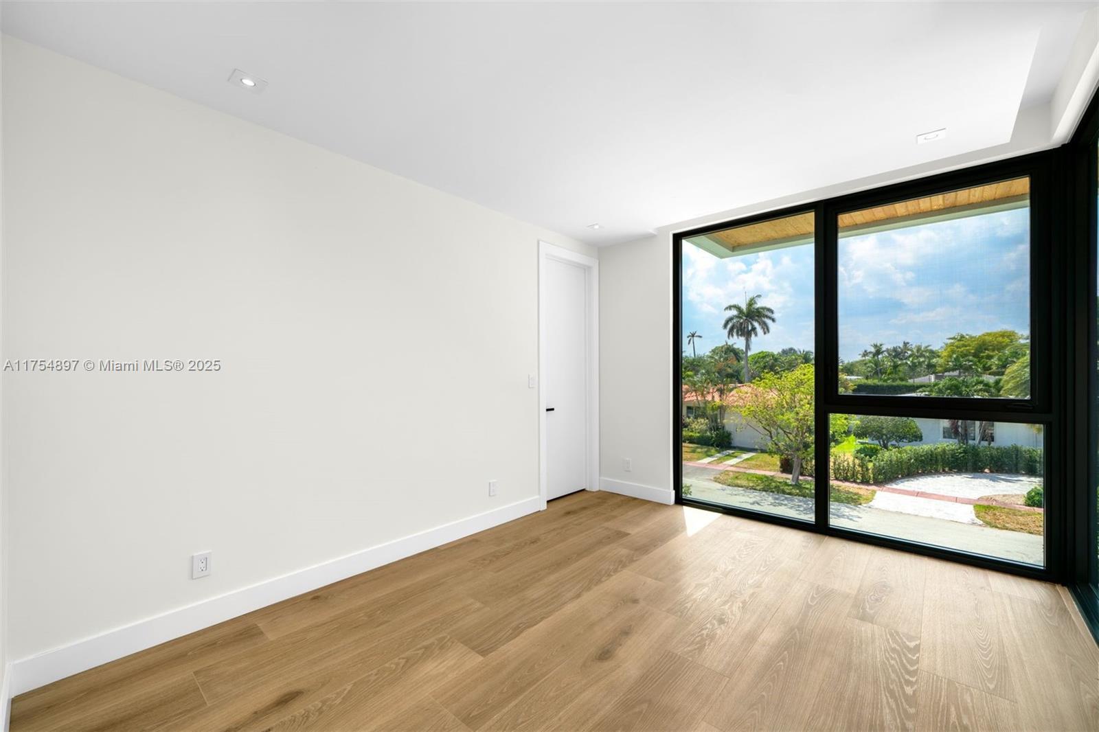 4425 Adams Ave Miami Beach, FL 33140