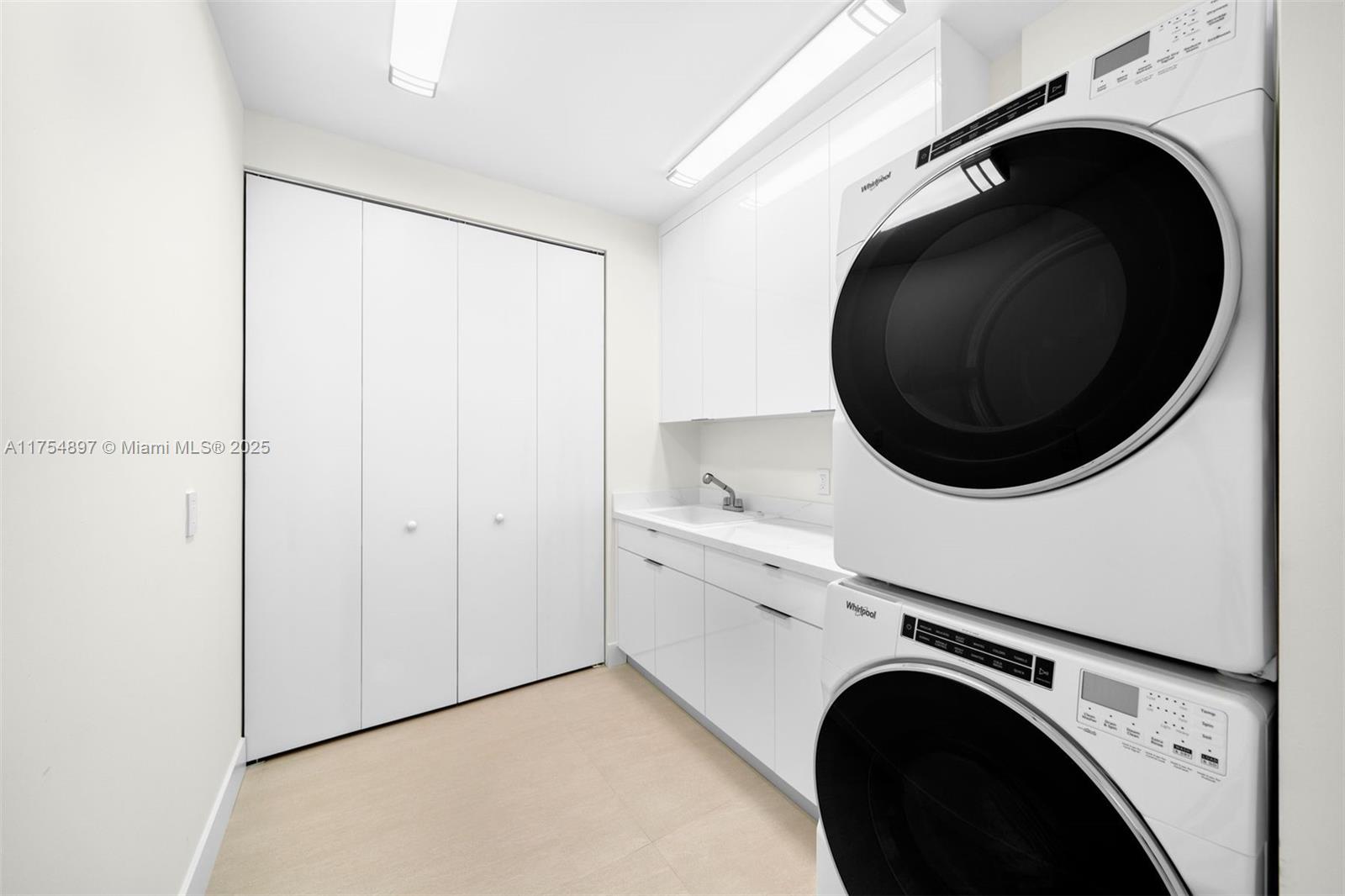 4425 Adams Ave Miami Beach, FL 33140