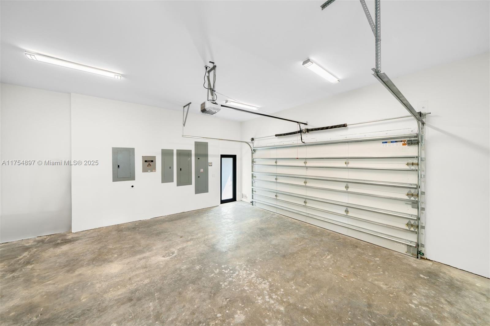 4425 Adams Ave Miami Beach, FL 33140