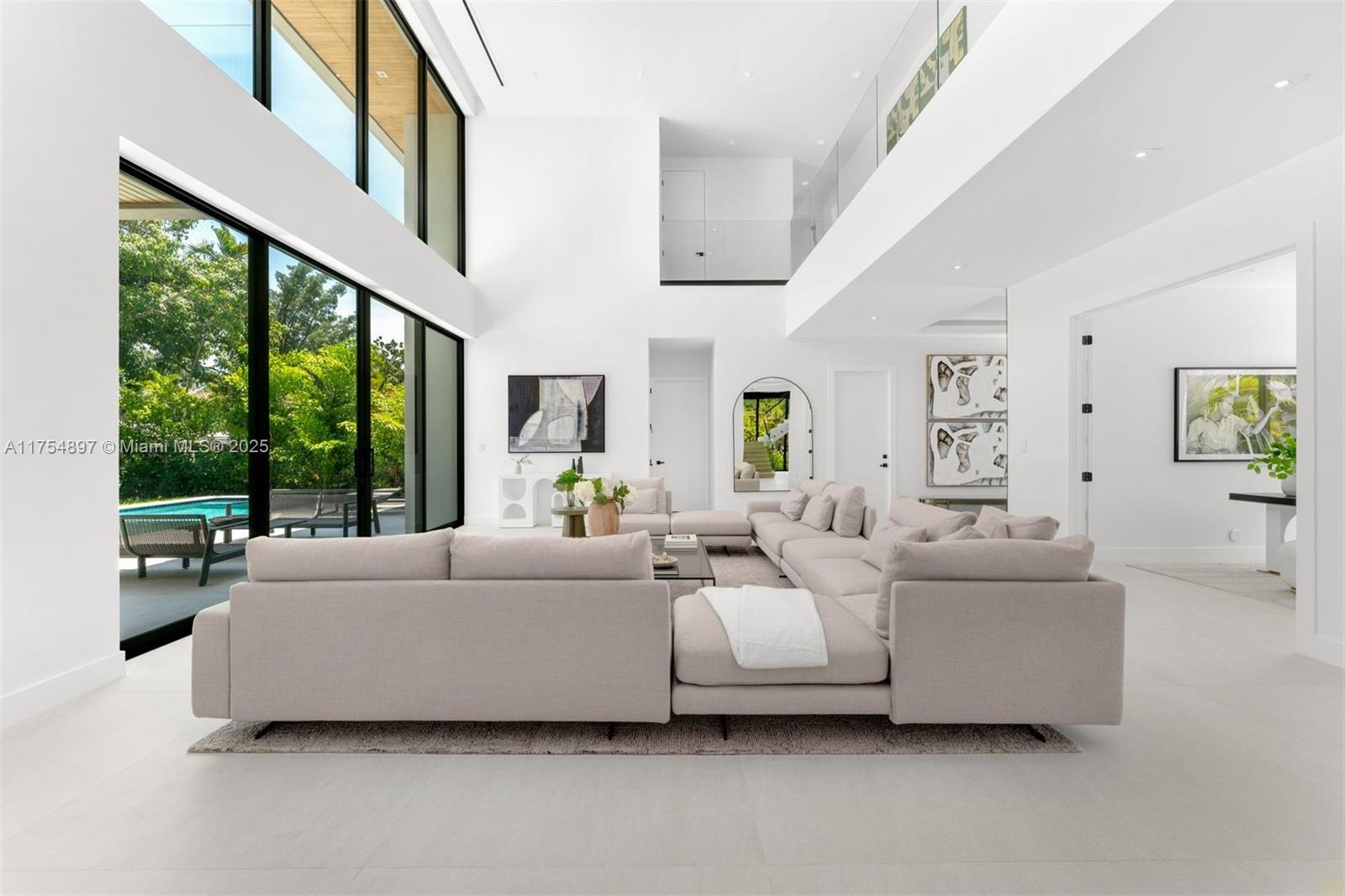 4425 Adams Ave Miami Beach, FL 33140