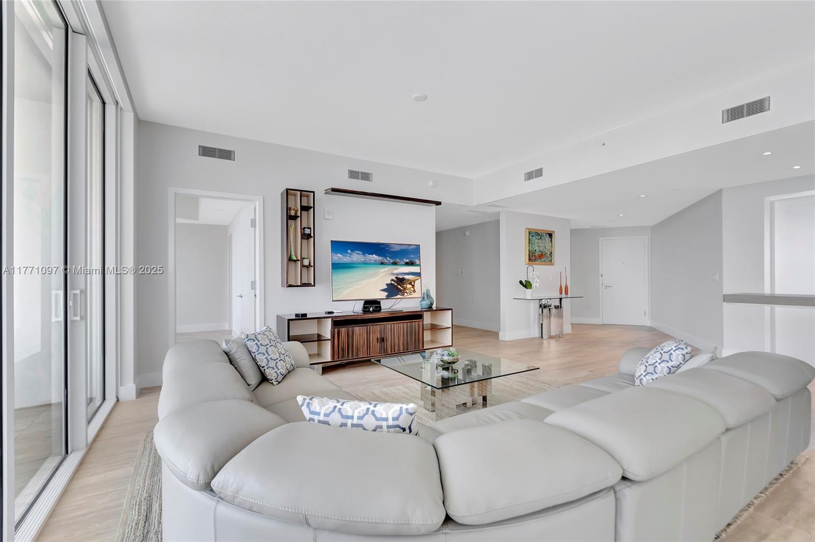 525 N Fort Lauderdale Bch Blvd #802-1 Fort Lauderdale, FL 33304