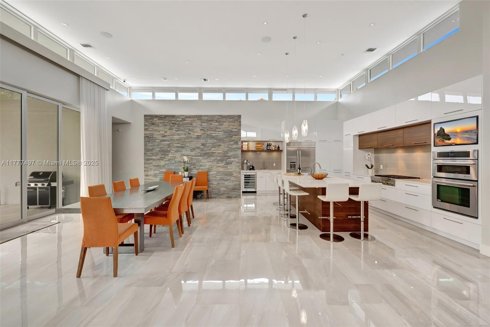 907 Diplomat Pkwy Hallandale Beach, FL 33009 907 Diplomat Pkwy Hallandale Beach, FL 33009