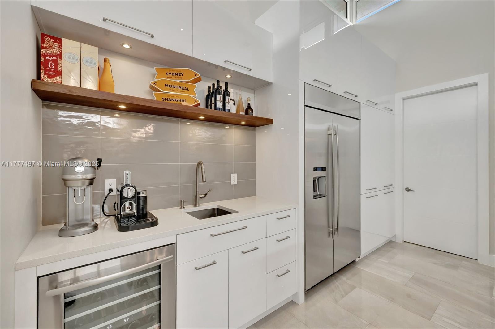 907 Diplomat Pkwy Hallandale Beach, FL 33009 907 Diplomat Pkwy Hallandale Beach, FL 33009