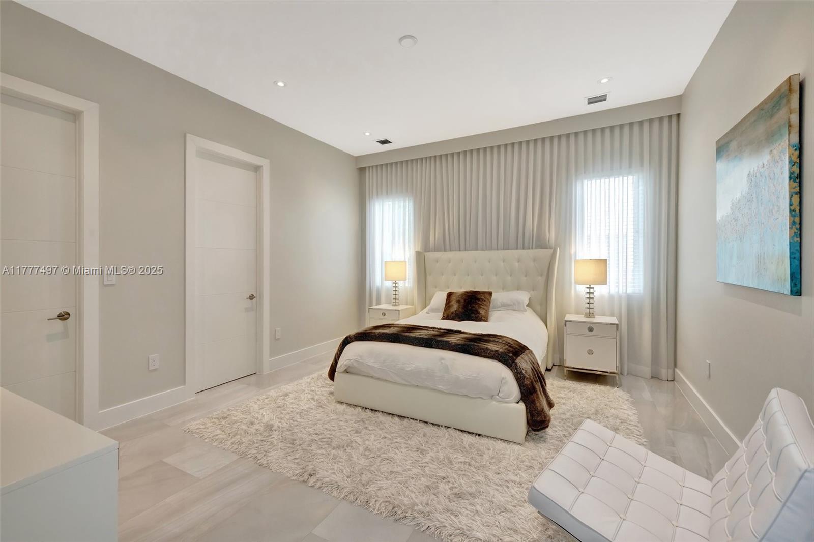 907 Diplomat Pkwy Hallandale Beach, FL 33009 907 Diplomat Pkwy Hallandale Beach, FL 33009