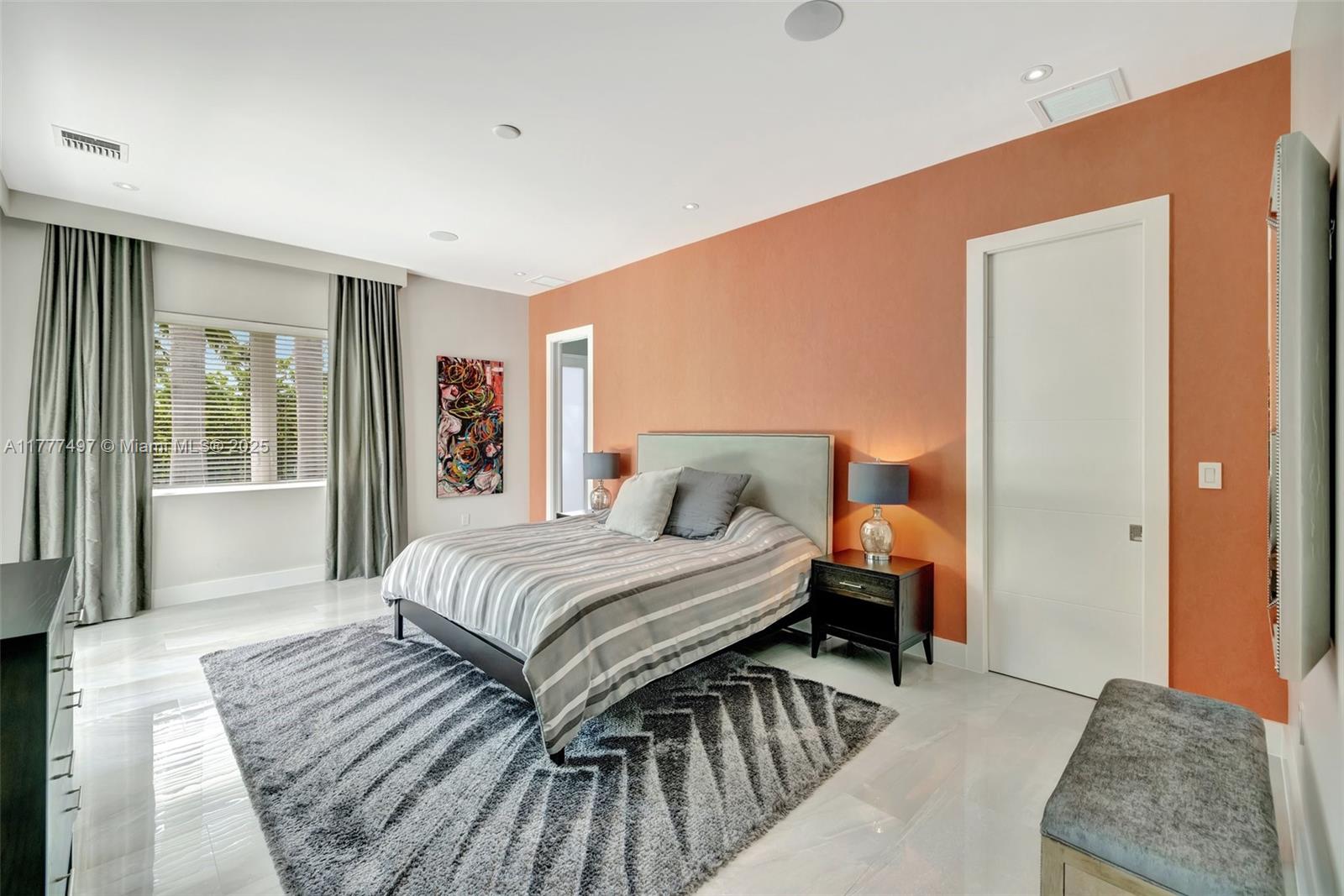 907 Diplomat Pkwy Hallandale Beach, FL 33009 907 Diplomat Pkwy Hallandale Beach, FL 33009