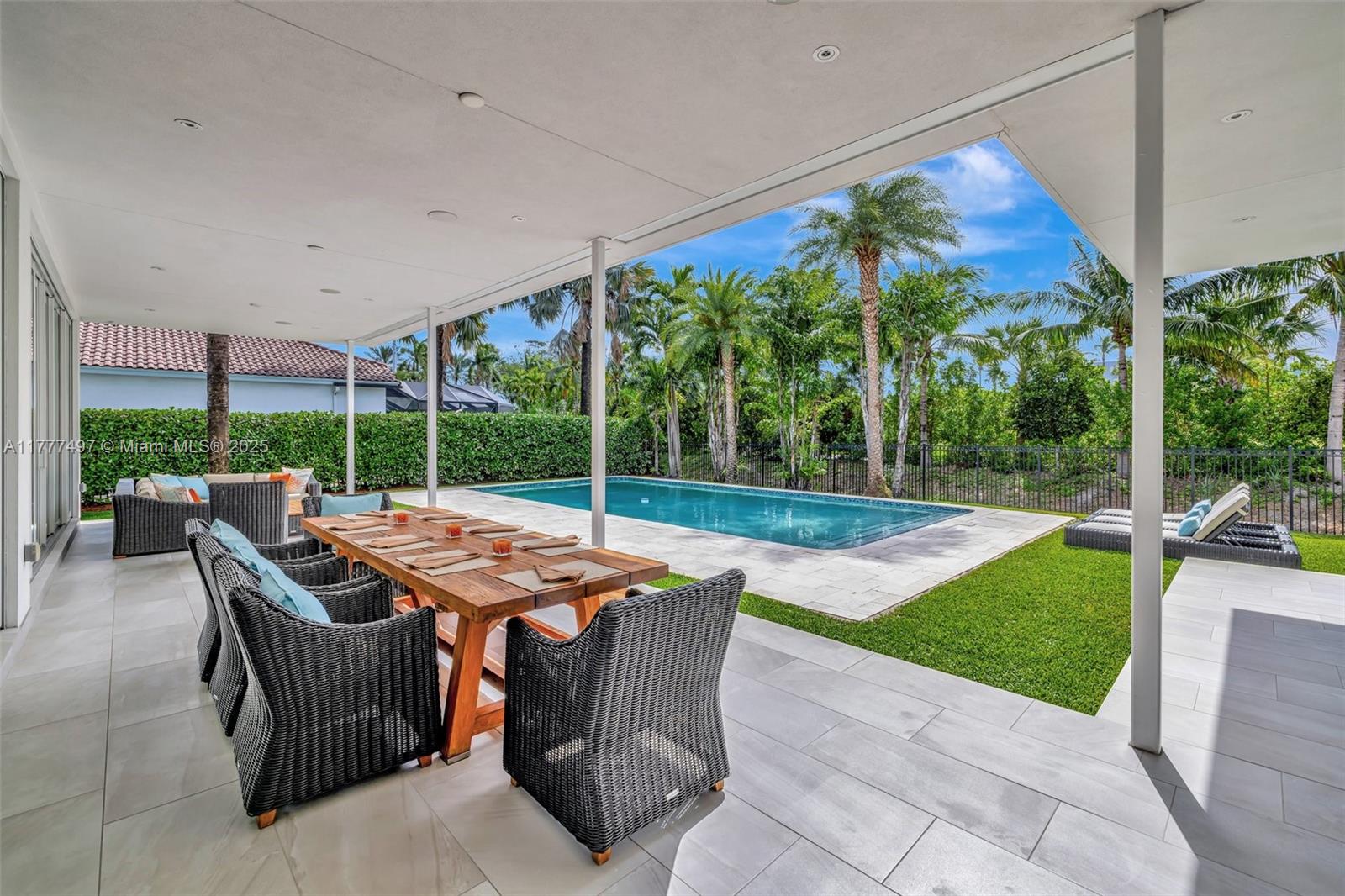 907 Diplomat Pkwy Hallandale Beach, FL 33009 907 Diplomat Pkwy Hallandale Beach, FL 33009