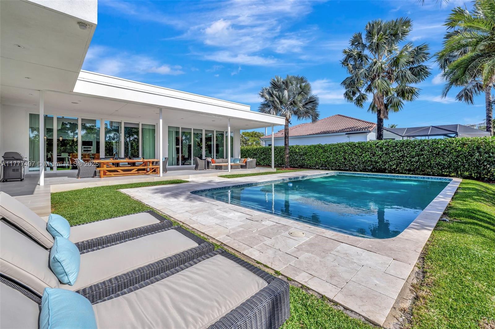 907 Diplomat Pkwy Hallandale Beach, FL 33009 907 Diplomat Pkwy Hallandale Beach, FL 33009