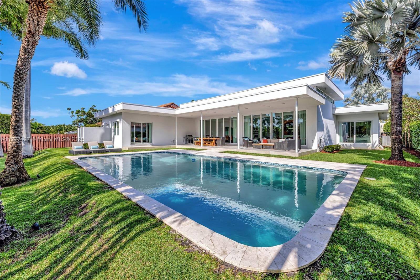 907 Diplomat Pkwy Hallandale Beach, FL 33009 907 Diplomat Pkwy Hallandale Beach, FL 33009