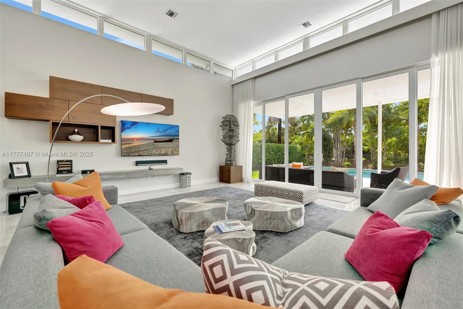 907 Diplomat Pkwy Hallandale Beach, FL 33009 907 Diplomat Pkwy Hallandale Beach, FL 33009