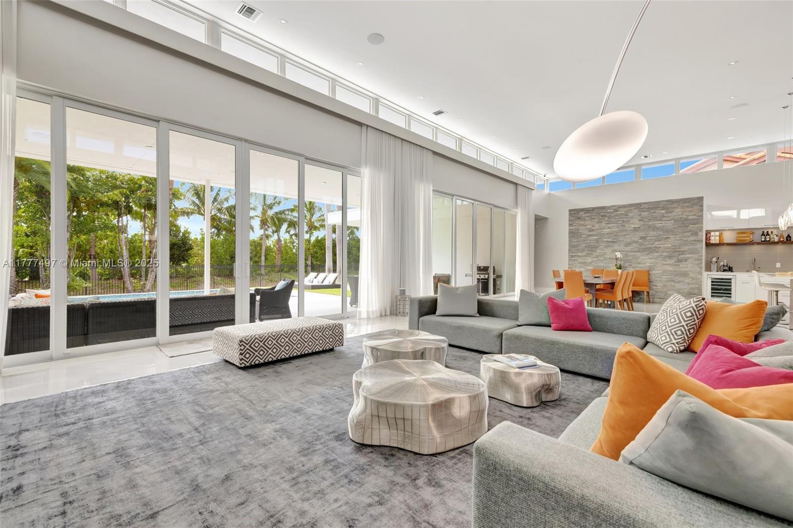 907 Diplomat Pkwy Hallandale Beach, FL 33009 907 Diplomat Pkwy Hallandale Beach, FL 33009