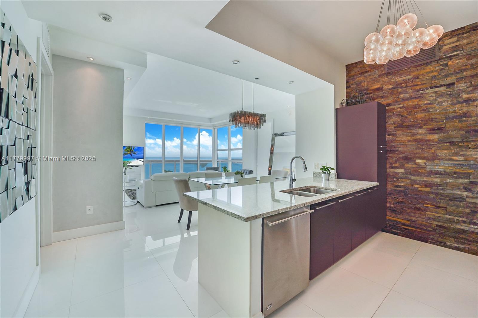 950 Brickell Bay Dr #4811
