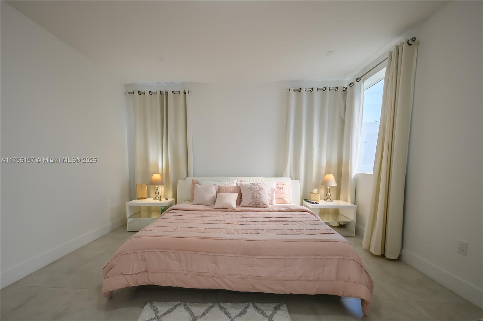 10126 NW 76th Ter Doral, FL 33178