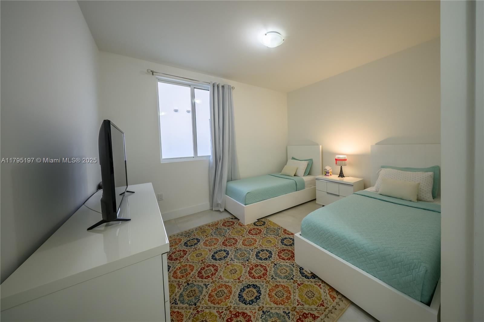 10126 NW 76th Ter Doral, FL 33178