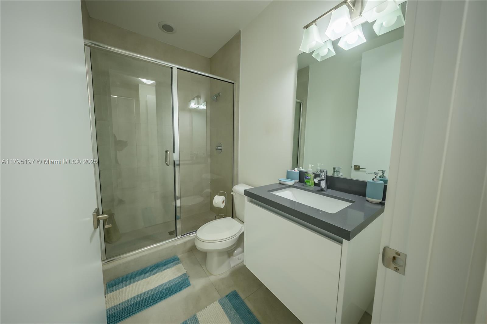 10126 NW 76th Ter Doral, FL 33178