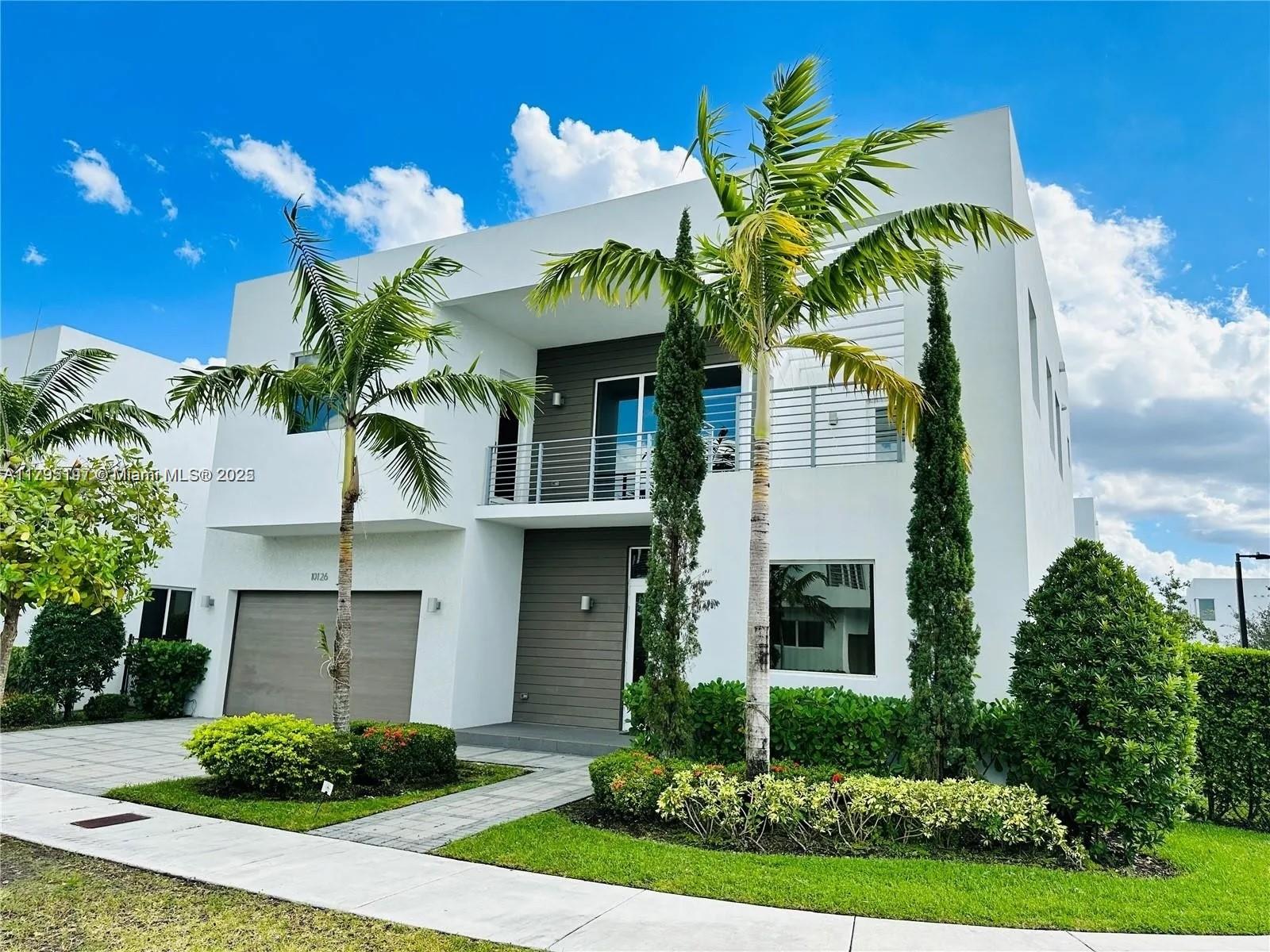 10126 NW 76th Ter Doral, FL 33178