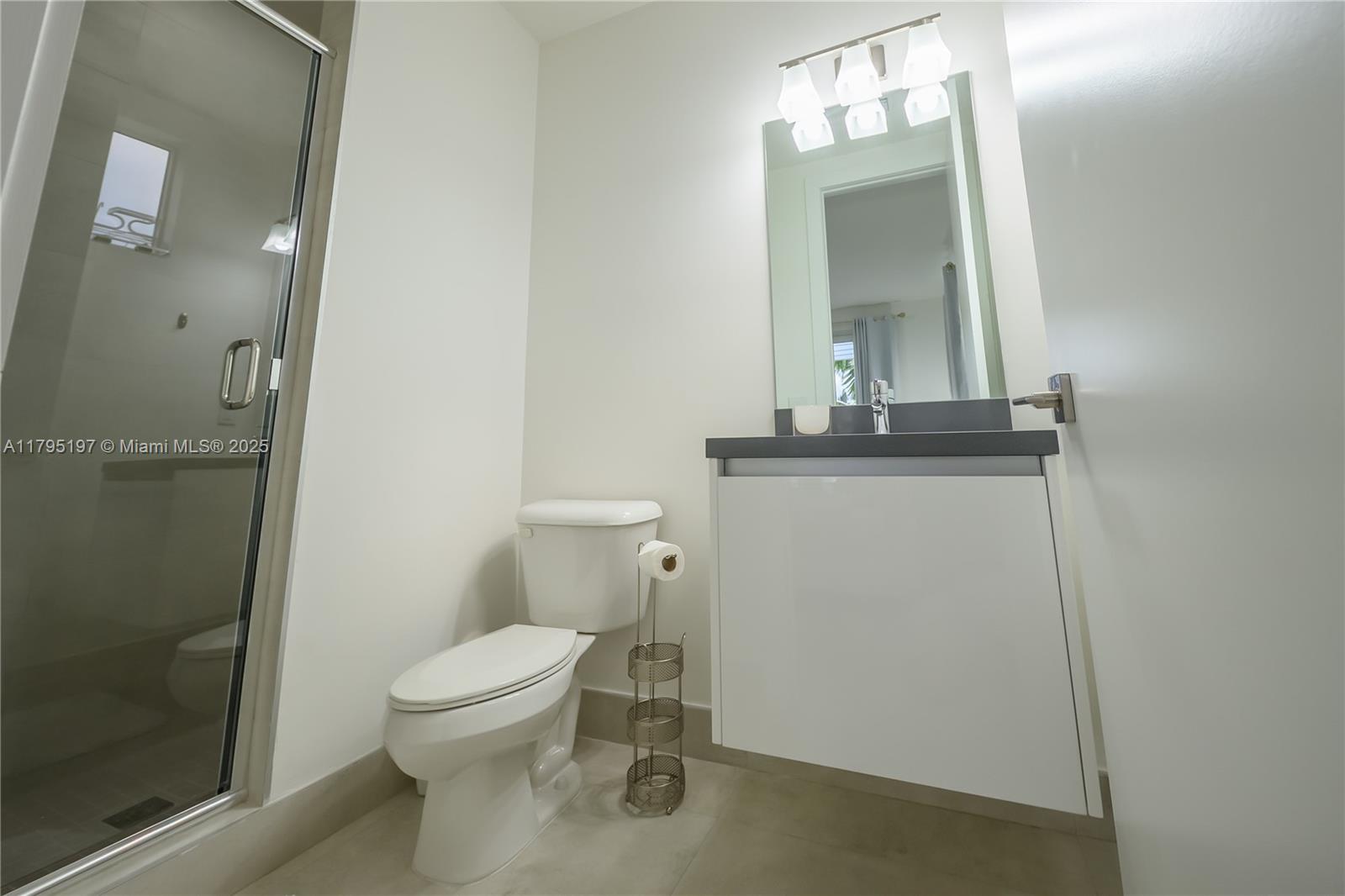 10126 NW 76th Ter Doral, FL 33178