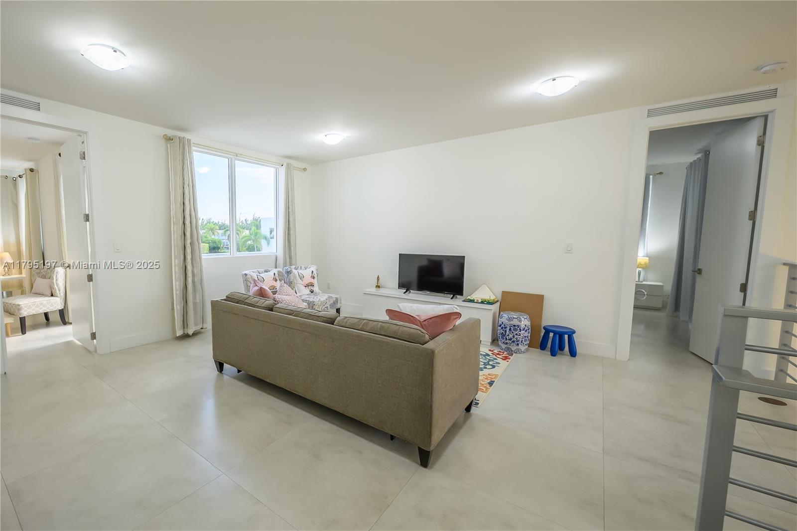 10126 NW 76th Ter Doral, FL 33178