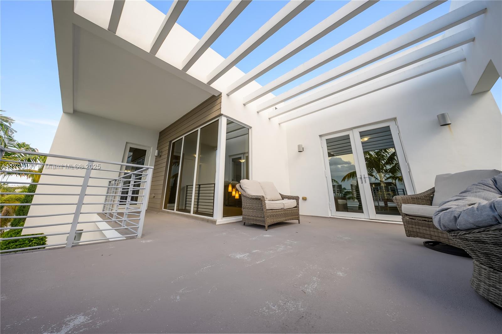 10126 NW 76th Ter Doral, FL 33178