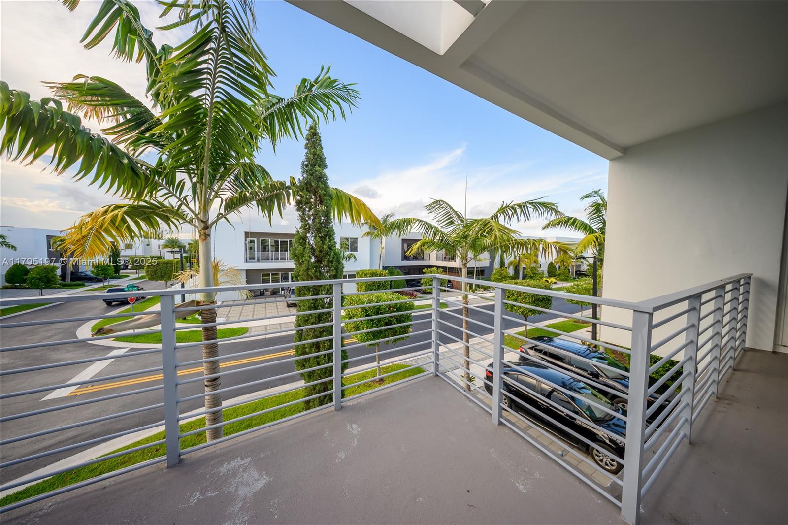 10126 NW 76th Ter Doral, FL 33178