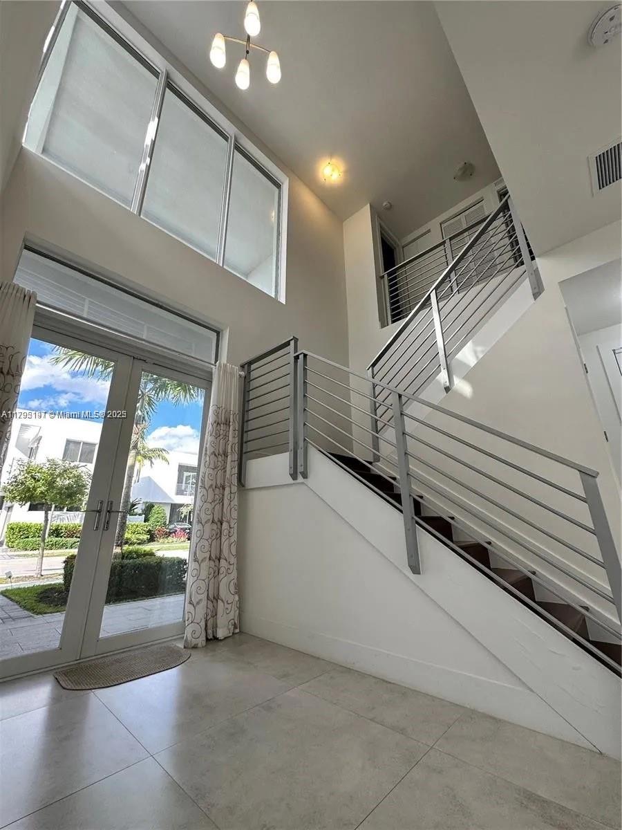 10126 NW 76th Ter Doral, FL 33178