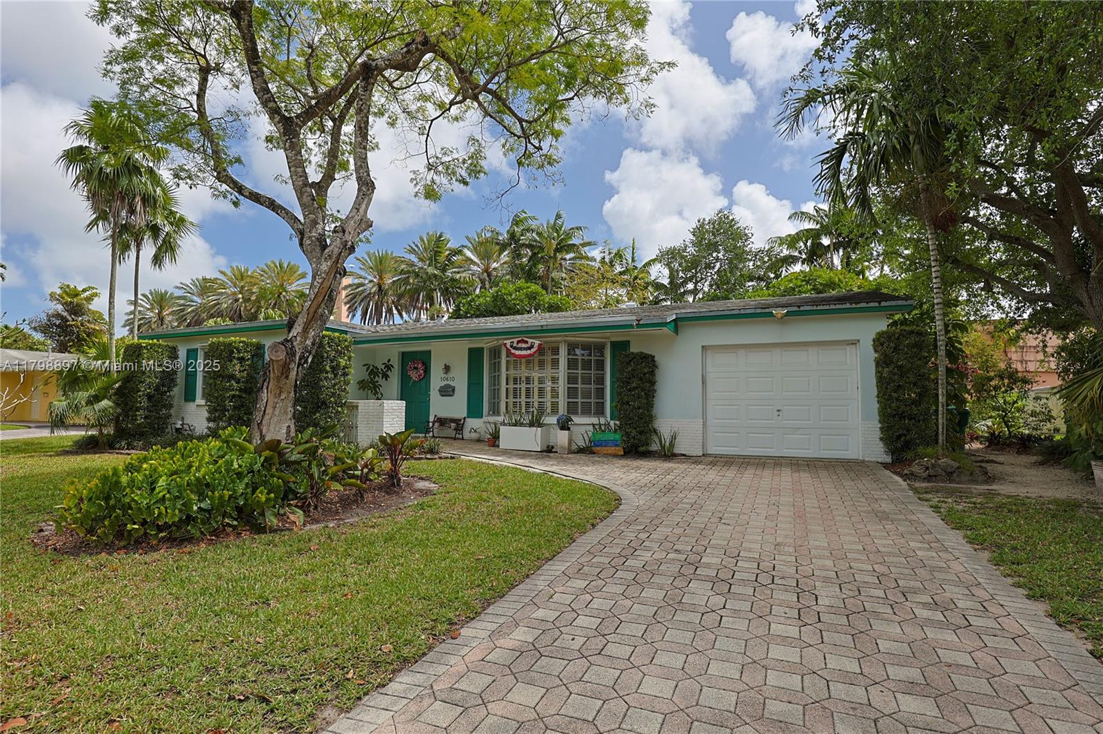 10610 SW 103rd St Miami, FL 33176