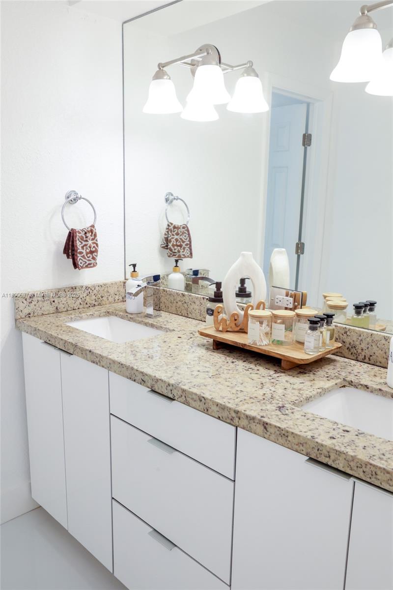 13561 SW 98th Pl,Miami, FL 33176