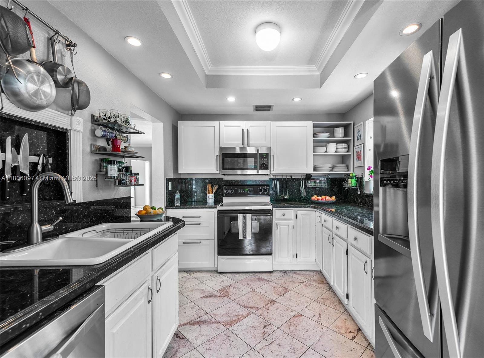 9057 Emerson Ave Surfside, FL 33154