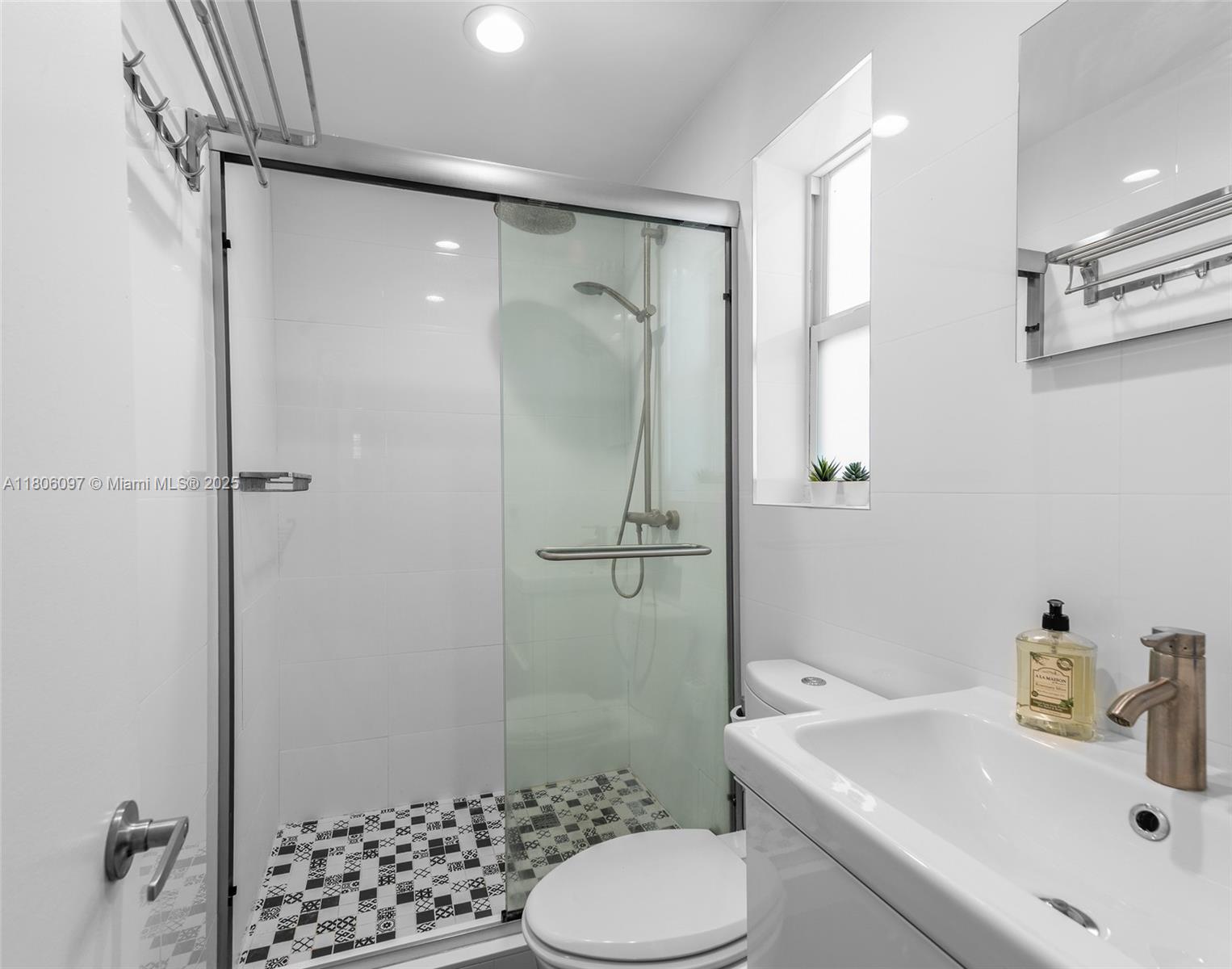 9057 Emerson Ave Surfside, FL 33154