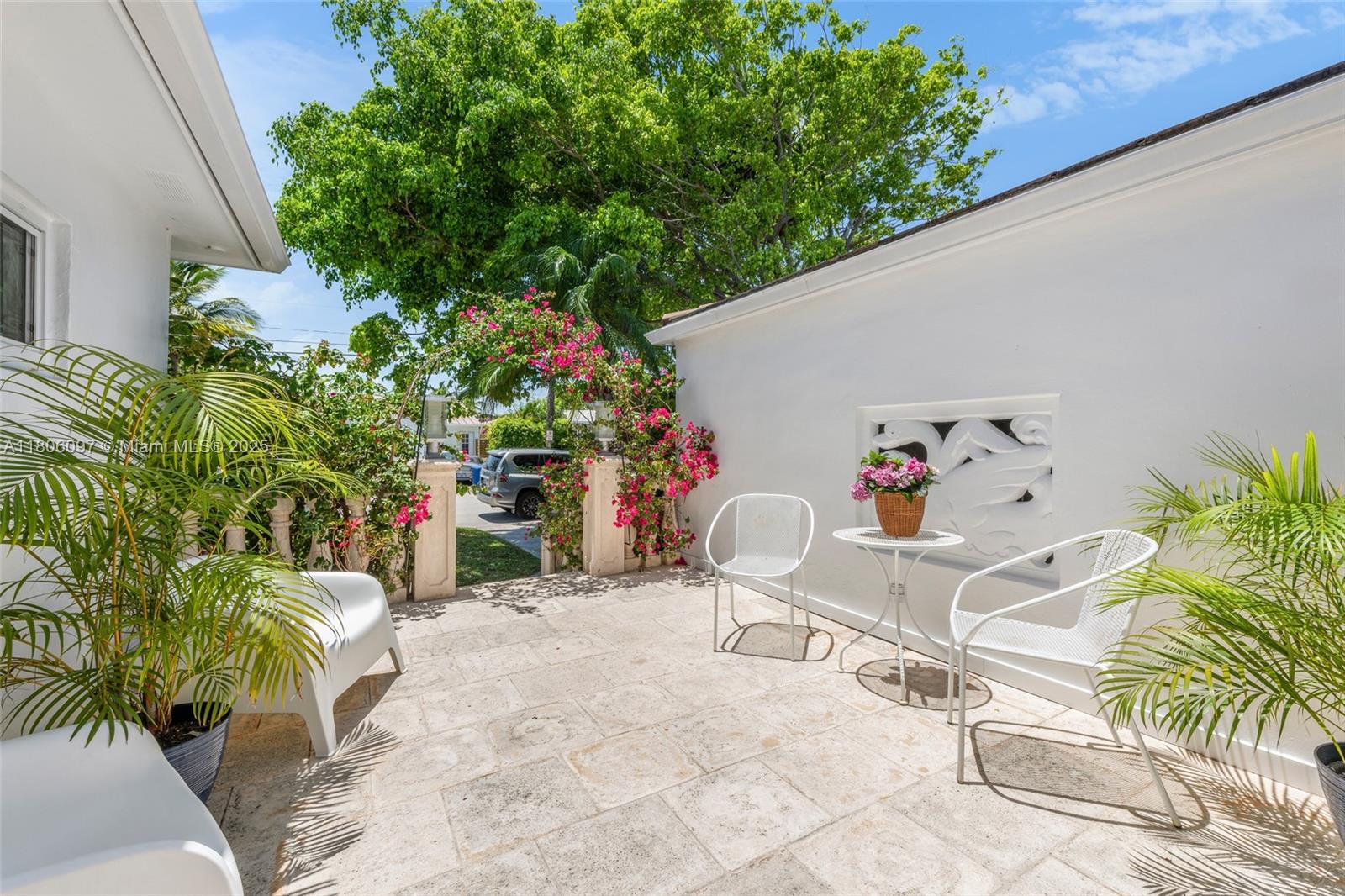 9057 Emerson Ave Surfside, FL 33154