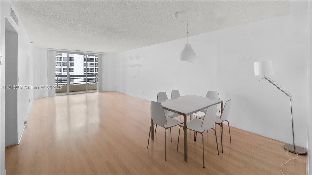 19195 NE 36th Ct #2004 Aventura, FL 33180