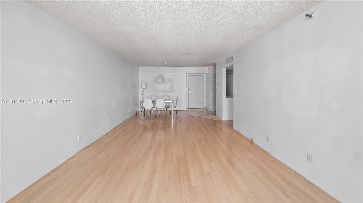 19195 NE 36th Ct #2004 Aventura, FL 33180