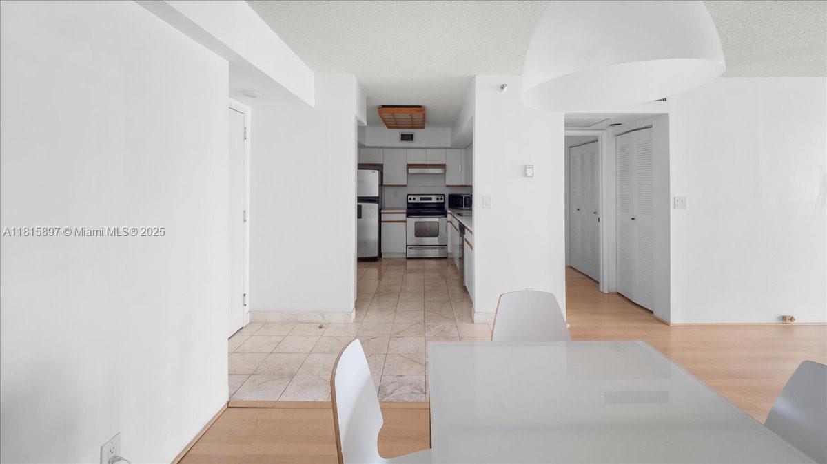 19195 NE 36th Ct #2004 Aventura, FL 33180