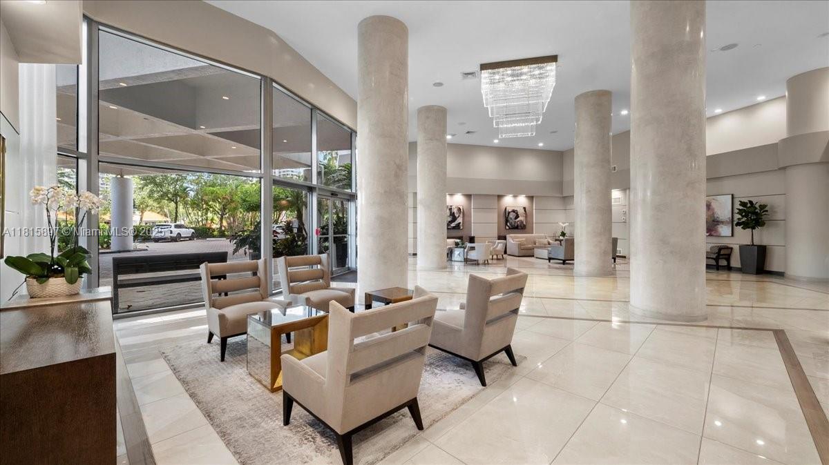 19195 NE 36th Ct #2004 Aventura, FL 33180